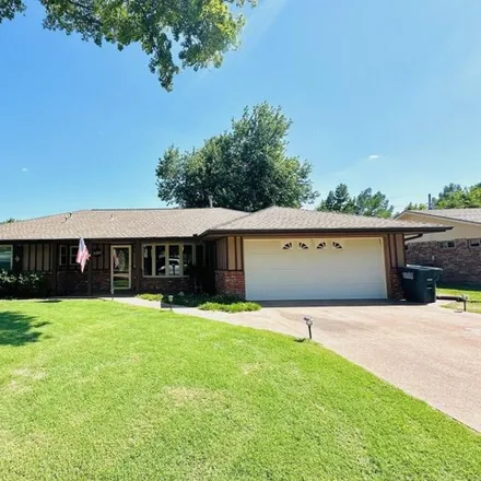 Buy this 3 bed house on 2820 West Chestnut Avenue in Enid, OK 73703