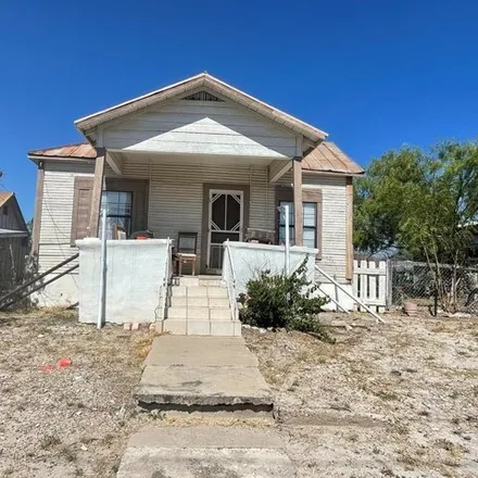 Buy this 2 bed house on 842 N Monroe St in Eagle Pass, Texas
