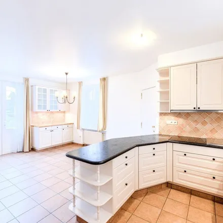 Rent this 7 bed apartment on Avenue Sainte-Alix - Sinte-Aleidislaan 55 in 1150 Woluwe-Saint-Pierre - Sint-Pieters-Woluwe, Belgium