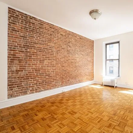 Rent this 1 bed house on Zurutto in 142 West 72nd Street, New York