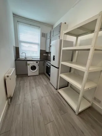 Rent this 2 bed apartment on 7cut barbers in West Green Road, London
