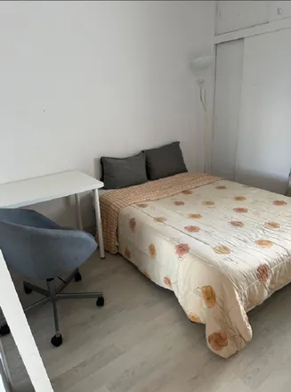 Rent this 3 bed room on Rua Maria Veleda 2 in 2660-208 Loures, Portugal