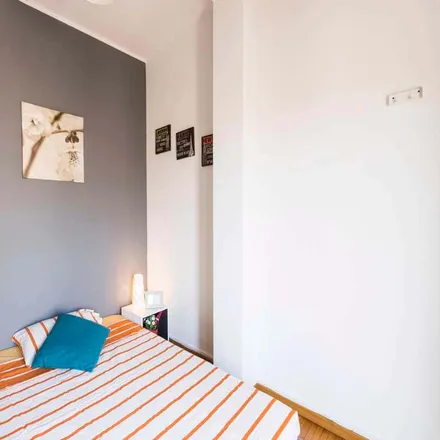 Rent this 4 bed room on Via Volterra in 9, 20146 Milan MI