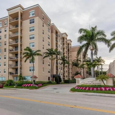 Buy this 1 bed condo on 1704 North Flagler Drive in West Palm Beach, FL 33407