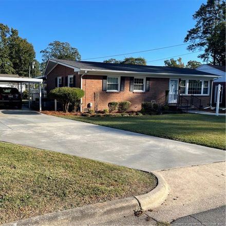 Rent this 3 bed house on 508 Inglewood Avenue in Lumberton, NC 28358