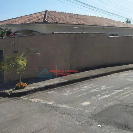 Buy this 3 bed house on Rua Doutor Astolpho Tiburcio in Varginha - MG, 37014-400