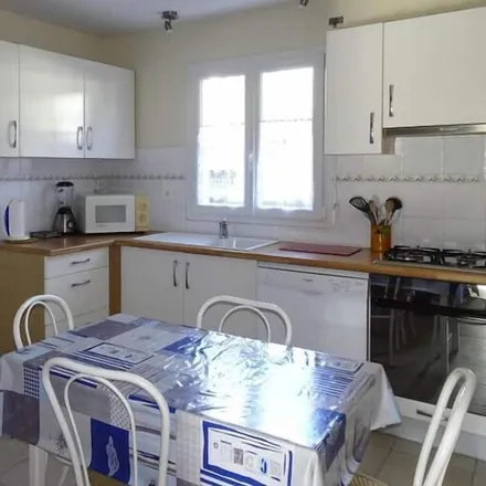 Rent this 2 bed house on La Forêt-Fouesnant in Le Mesmeur, 10 Rue Charles de Gaulle