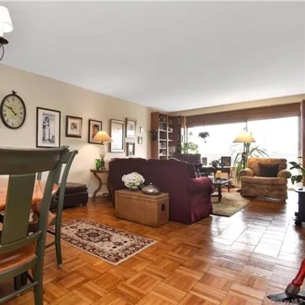 Image 3 - The Whitehall, Independence Avenue, New York, NY 10471, USA - Apartment for sale