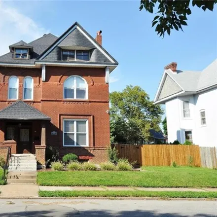 Rent this 3 bed house on 3101 Shenandoah Avenue in St. Louis, MO 63104
