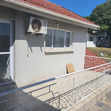 Image 2 - Lakeview Drive, Croftdene, Chatsworth, 4030, South Africa - Apartment for rent