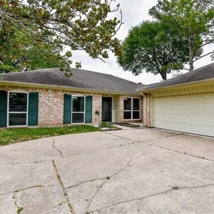 Rent this 3 bed house on 14226 Ella Lee Lane in Houston, TX 77077