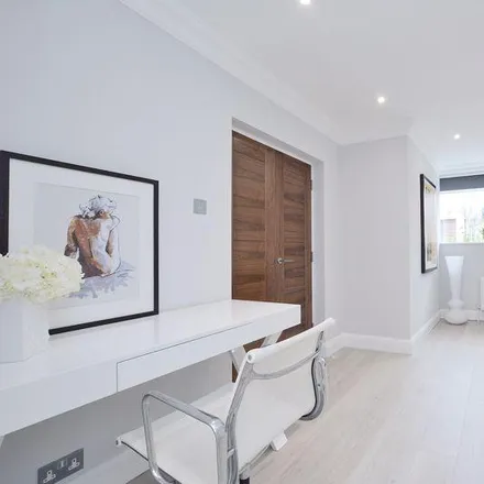 Image 5 - St John's Lodge, Harley Road, London, NW3 3BX, United Kingdom - Townhouse for rent