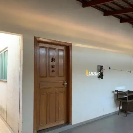 Buy this 3 bed house on Avenida Alípio Abraão in Granada, Uberlândia - MG