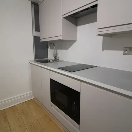 Rent this 1 bed apartment on Nando's in Reading Town Centre, 30-31 Friar Street