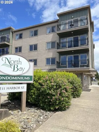 Buy this 3 bed condo on 211 Harbor St Apt 31 in Florence, Oregon