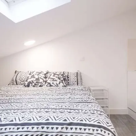 Rent this 1 bed apartment on Iglesia Internacional Alianza de Amor in Calle de Antonio González Porras, 25