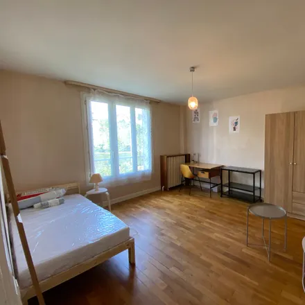 Rent this 1 bed apartment on 15 Rue Anatole France in 91120 Palaiseau, France