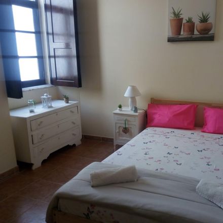 Rent this 3 bed room on Rua Francisco Bivar in 8500-533 Portimão, Portugal