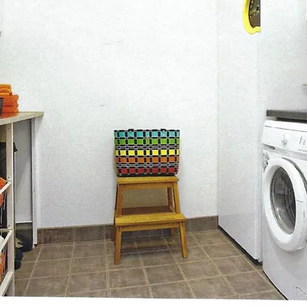 Rent this 6 bed apartment on Elsas väg in 423 36 Torslanda, Sweden