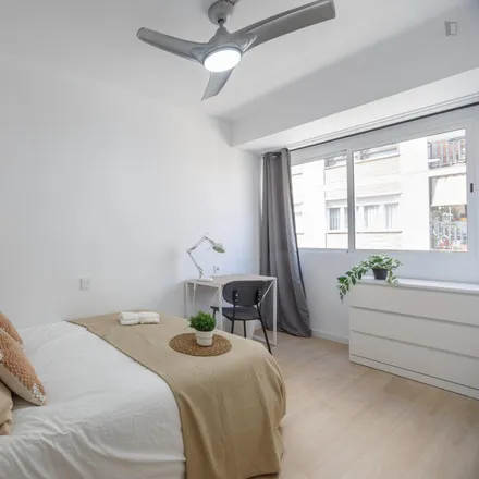 Rent this 6 bed room on Carrer de la Vila de Muro in 2, 46020 Valencia
