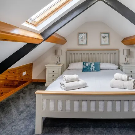 Rent this 6 bed house on Rhondda Cynon Taf in CF37 2PH, United Kingdom