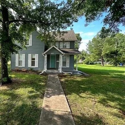 Buy this 3 bed house on 274 East Olive Street in Columbus, KS 66725