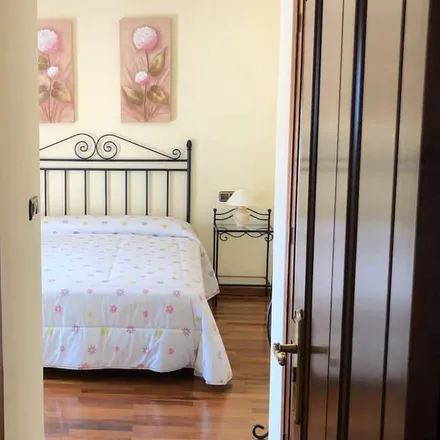 Rent this 6 bed townhouse on 18128 Zafarraya
