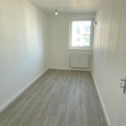 Rent this 3 bed apartment on Bromer Straße 4 in 38448 Wolfsburg, Germany