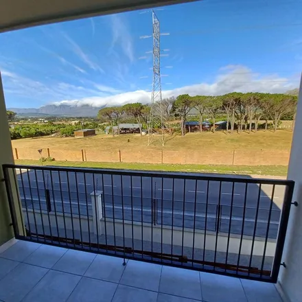 Image 9 - Shanghai Way, Cape Town Ward 100, Western Cape, 7150, South Africa - Apartment for rent