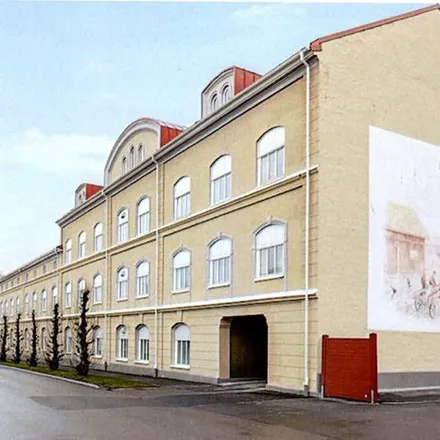 Rent this 4 bed apartment on Trädgårdsgatan 5d in 521 43 Falköping, Sweden