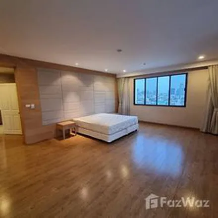 Rent this 4 bed apartment on Sweet & Green in Soi Ekkamai 12, Vadhana District