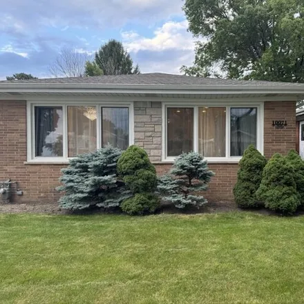 Rent this 3 bed house on 10071 Bronx Ave in Skokie, Illinois