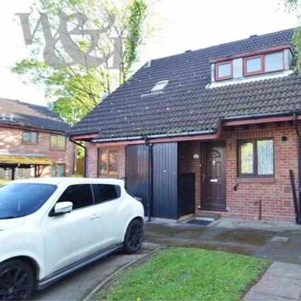 Buy this 1 bed townhouse on Queens Close in Gravelly Hill, B24 8RJ