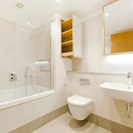 Image 4 - Bouton Court, Waterloo Terrace, London, N1 1TR, United Kingdom - House for rent