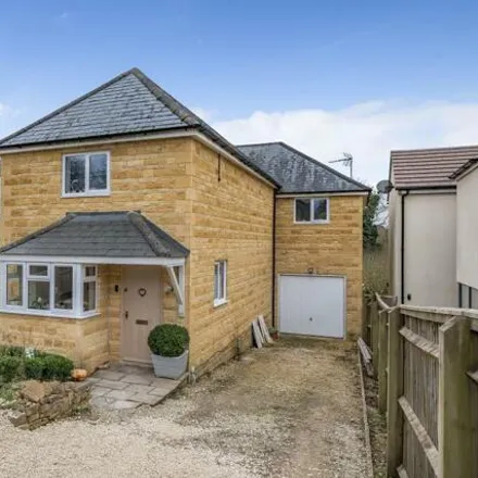 Buy this 4 bed house on Worcester Road in Chipping Norton, OX7 5XX