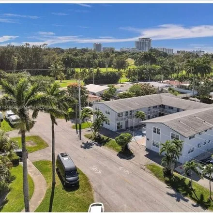 Buy this studio house on 973 North 14th Avenue in Hollywood, FL 33020