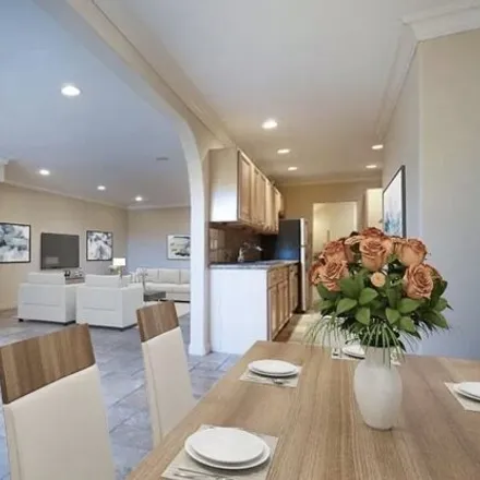 Image 3 - 423 S Rexford Dr Unit 201, Beverly Hills, California, 90212 - Condo for rent