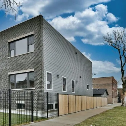 Image 2 - 1507 North Springfield Avenue, Chicago, IL 60651, USA - House for sale