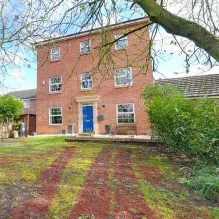 Buy this 5 bed house on Beacon Grove in Stone, Gloucestershire