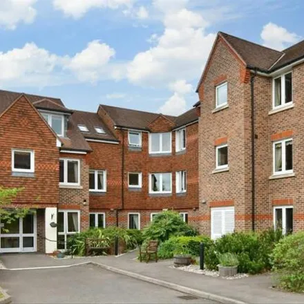 Buy this 1 bed apartment on Lower Mead in Redhill, RH1 2FG