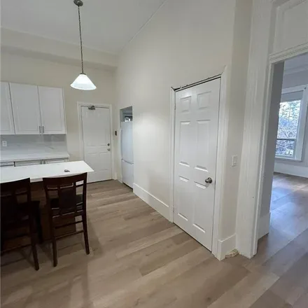 Image 1 - 104 Blake Street, Hamilton, ON L8M 1W9, Canada - Apartment for rent