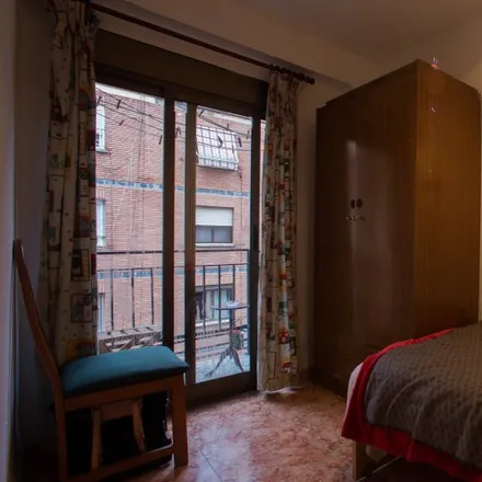 Rent this 3 bed room on Carrer del Poeta Maragall in 29, 46007 Valencia