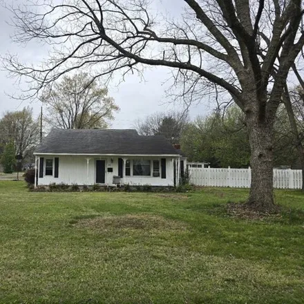 Image 1 - 740 West Cleveland Street, Malden, Dunklin County, MO 63863, USA - House for sale