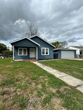 Buy this 2 bed house on 3516 Grant Avenue in Groves, TX 77619