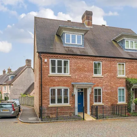 Rent this 4 bed townhouse on Marnhull Rise in Winchester, SO22 5FH