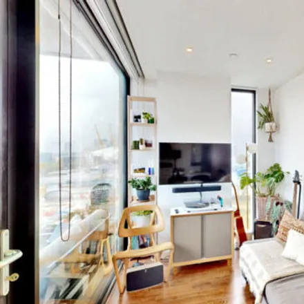 Image 5 - The Waterman, 5 Chandlers Avenue, London, SE10 0UE, United Kingdom - Apartment for sale