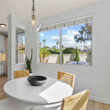 Image 4 - 646 Sweet Pea Place, Encinitas, CA 92024, USA - Townhouse for sale