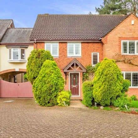 Buy this 4 bed house on 7 Hudsons in Tadworth, KT20 5TZ