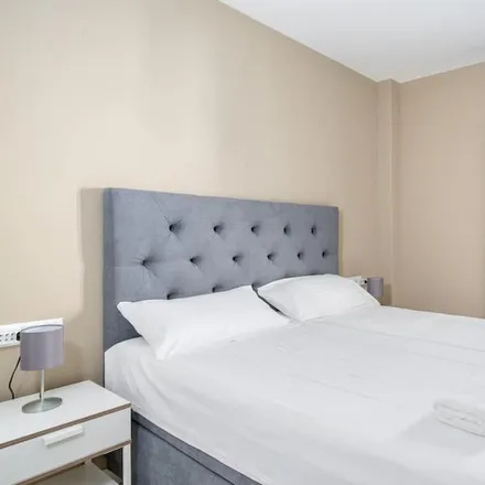 Rent this 1 bed apartment on Málaga – Costa del Sol Airport in Avenida del Comandante García Morato, 29004 Málaga