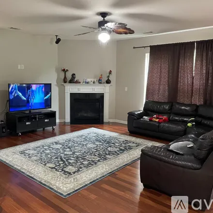 Image 4 - Thach Ct, Unit 13801 - Apartment for rent
